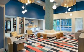 Holiday Inn Express & Suites Orlando International Airport By Ihg